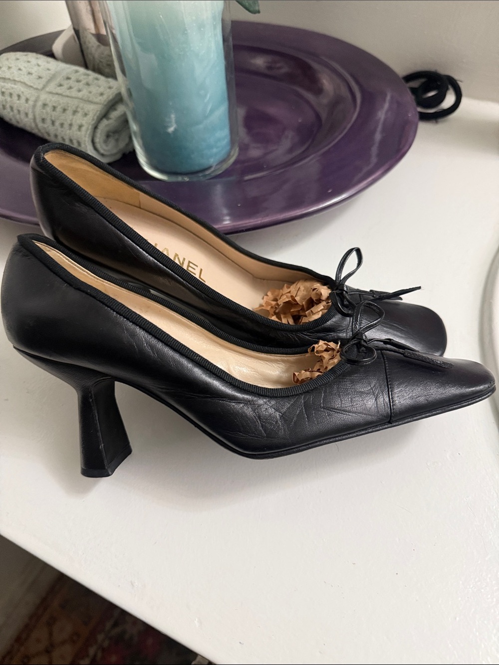 CHANEL Black Leather Pointed-Toe Bow Pumps